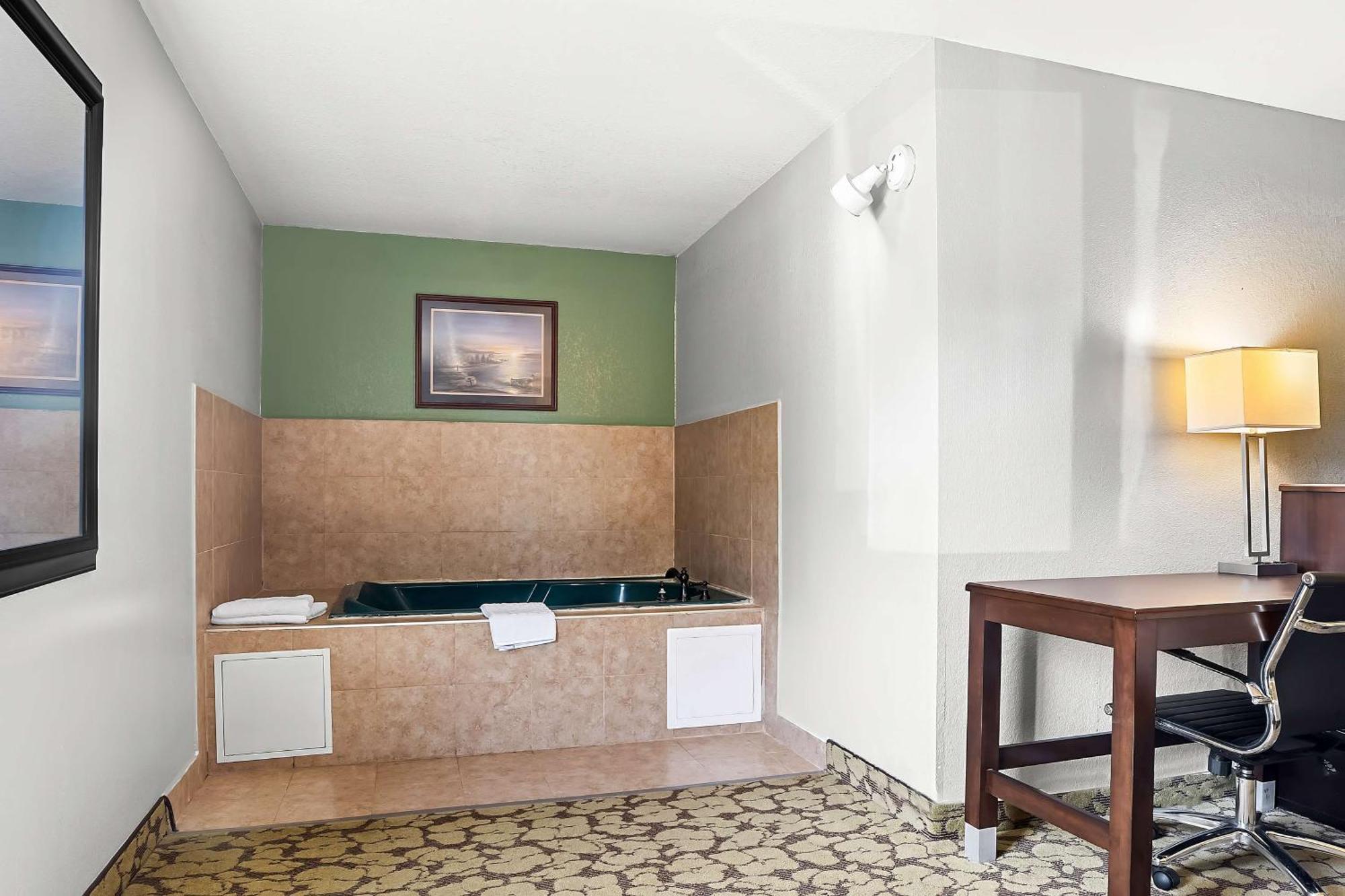 Surestay Plus Hotel By Best Western Bettendorf Buitenkant foto